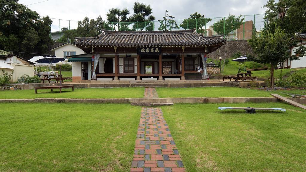 Former Guamseowon Hanok Guesthouse Daegu Exterior foto