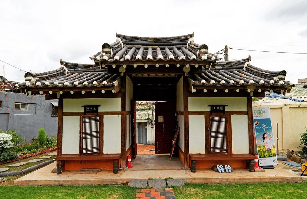 Former Guamseowon Hanok Guesthouse Daegu Exterior foto