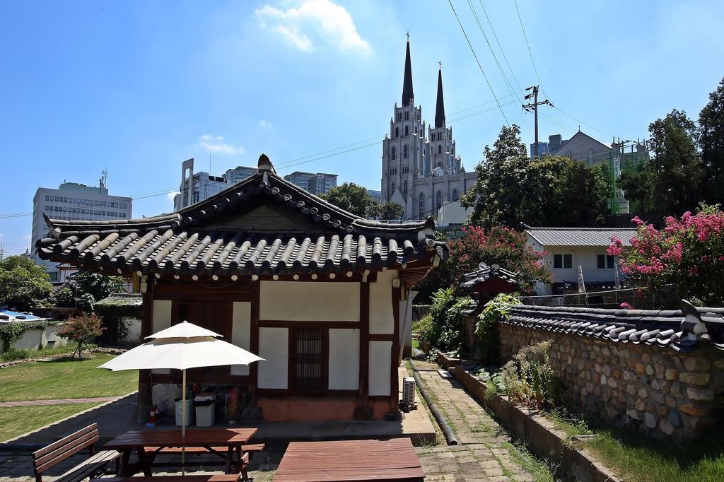 Former Guamseowon Hanok Guesthouse Daegu Exterior foto