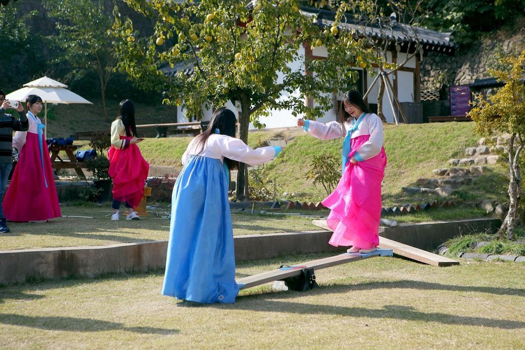 Former Guamseowon Hanok Guesthouse Daegu Exterior foto