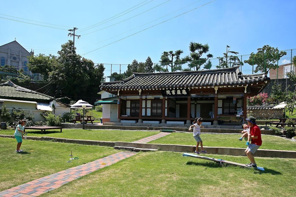 Former Guamseowon Hanok Guesthouse Daegu Exterior foto