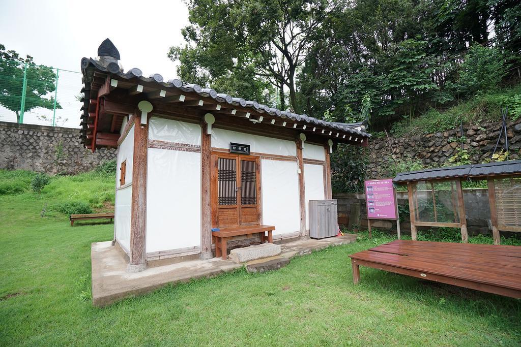 Former Guamseowon Hanok Guesthouse Daegu Exterior foto