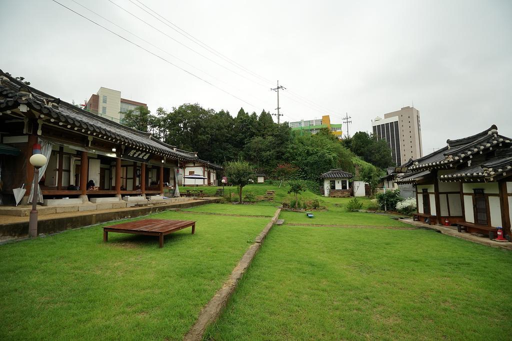 Former Guamseowon Hanok Guesthouse Daegu Exterior foto