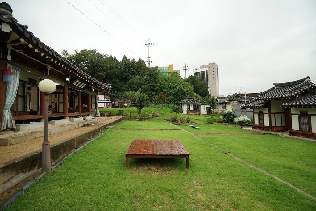 Former Guamseowon Hanok Guesthouse Daegu Exterior foto